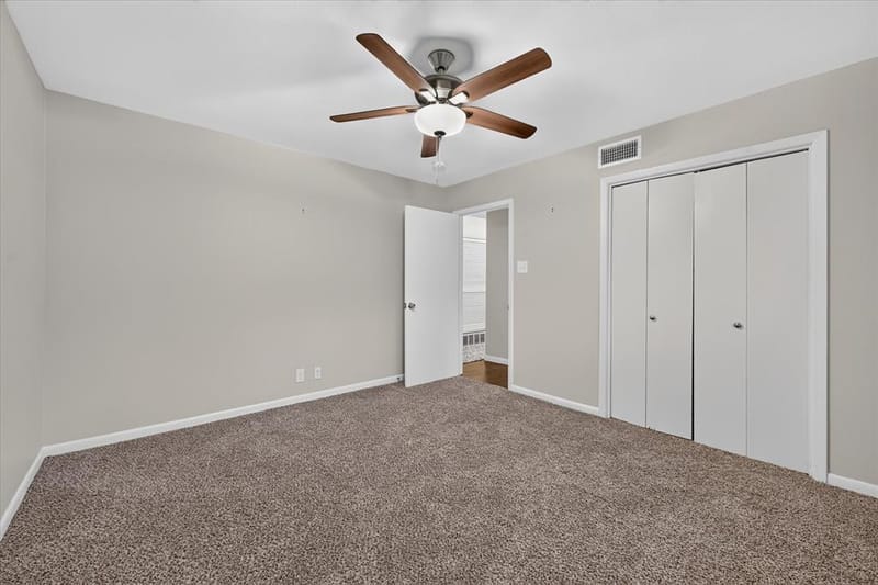 844 Woodcrest Drive, Hurst TX 76053 - Photo 19