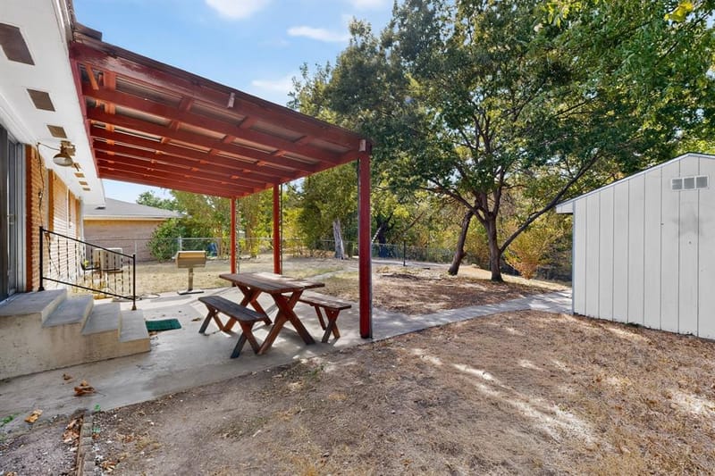 3719 Rock Bluff Drive, Dallas TX 75227 - Photo 32