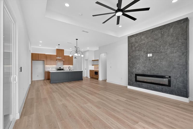 1656 W Wintergreen Road, Lancaster TX 75134 - Photo 9