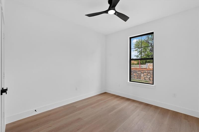 1656 W Wintergreen Road, Lancaster TX 75134 - Photo 24