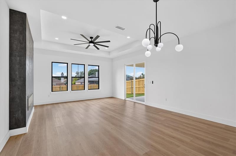 1656 W Wintergreen Road, Lancaster TX 75134 - Photo 8