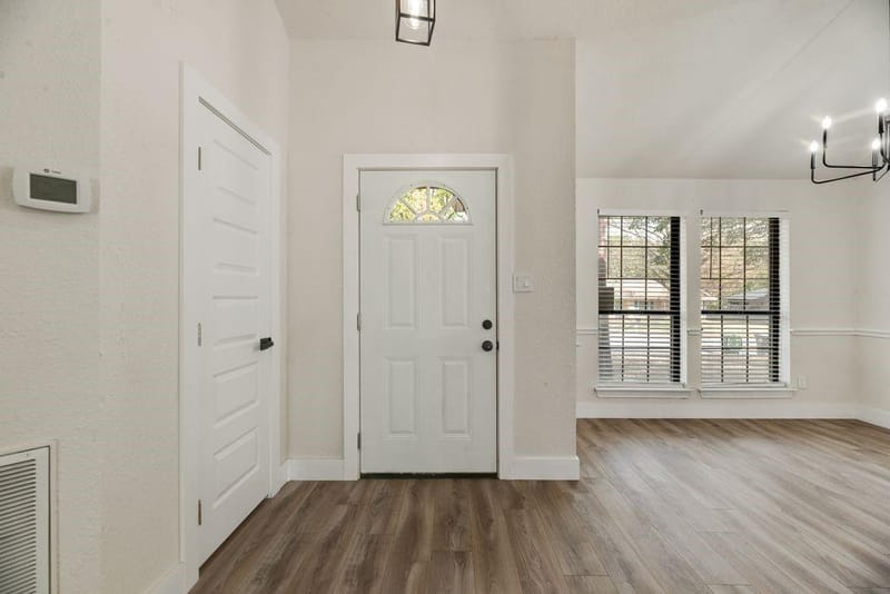 5608 Oak Brook Road, Arlington TX 76016 - Photo 3