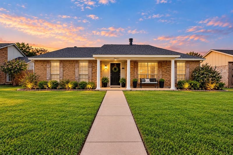 8605 Woodside Drive, Rowlett TX 75088