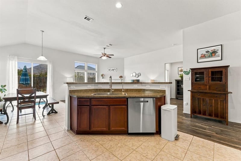 8932 Winding Valley Drive, Fort Worth TX 76244 - Photo 6