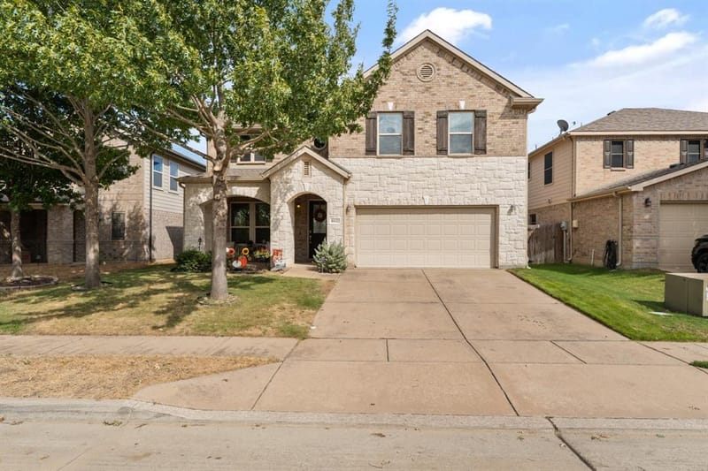 8932 Winding Valley Drive, Fort Worth TX 76244