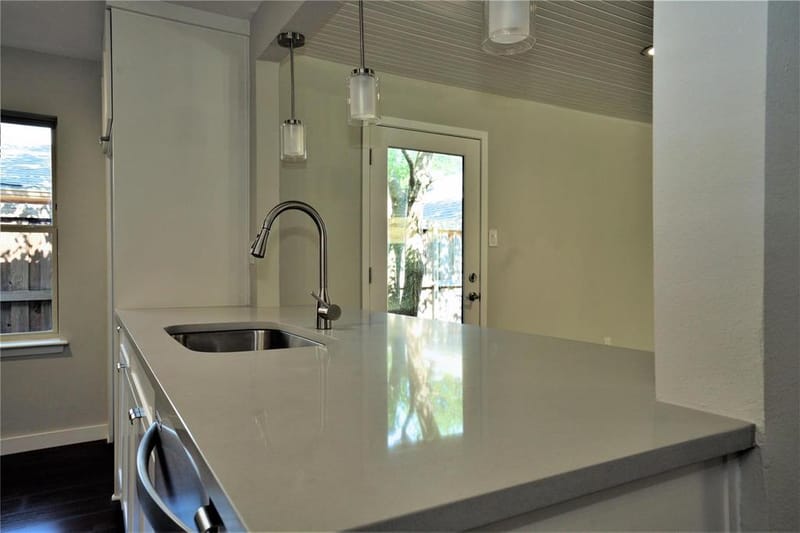 2435 Hillsboro Avenue, Dallas TX 75228 - Photo 10