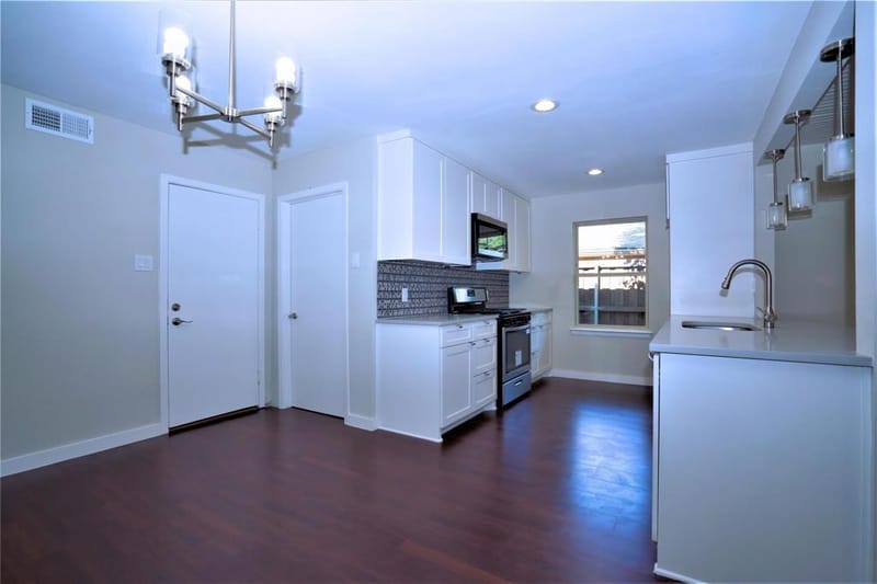 2435 Hillsboro Avenue, Dallas TX 75228 - Photo 11
