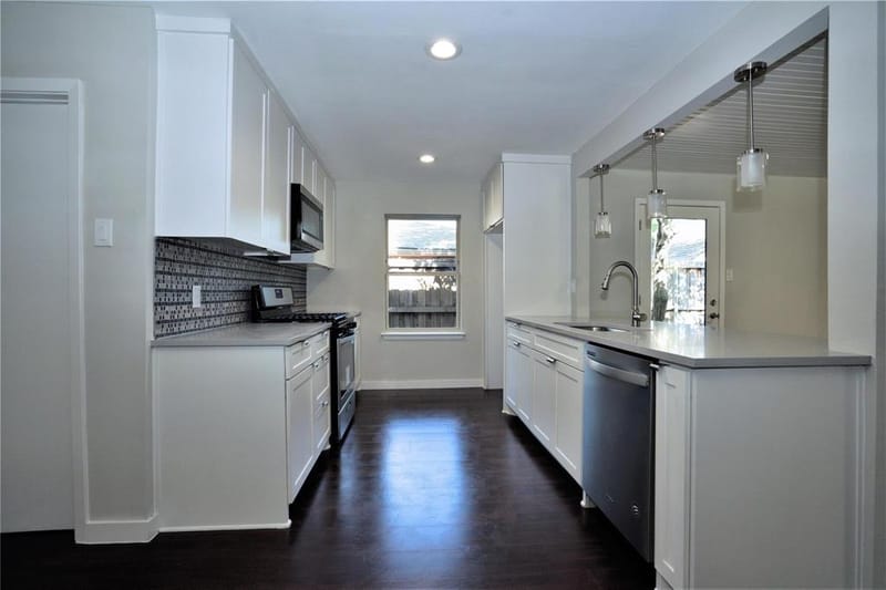 2435 Hillsboro Avenue, Dallas TX 75228 - Photo 8