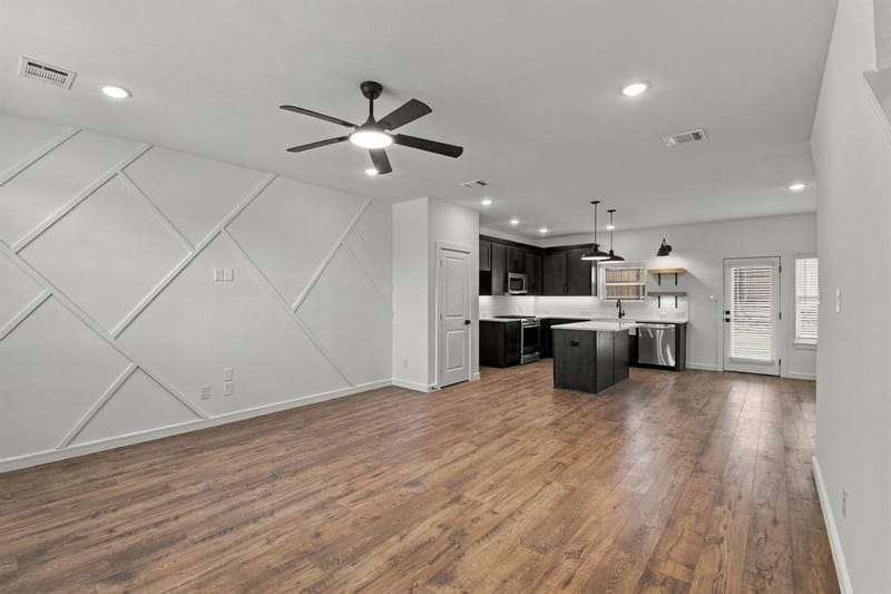 604 Brook View Drive, Van Alstyne TX 75495 - Photo 2