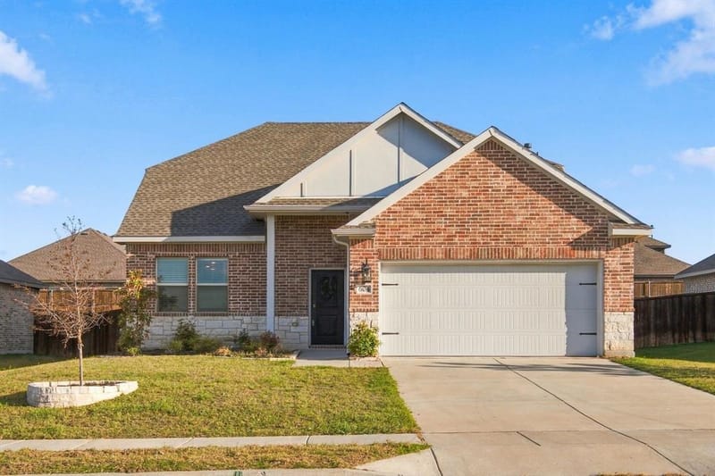 604 Brook View Drive, Van Alstyne TX 75495