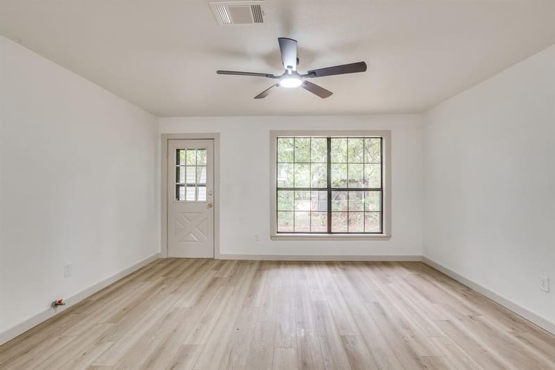703 Odell Street, Cleburne TX 76033 - Photo 5