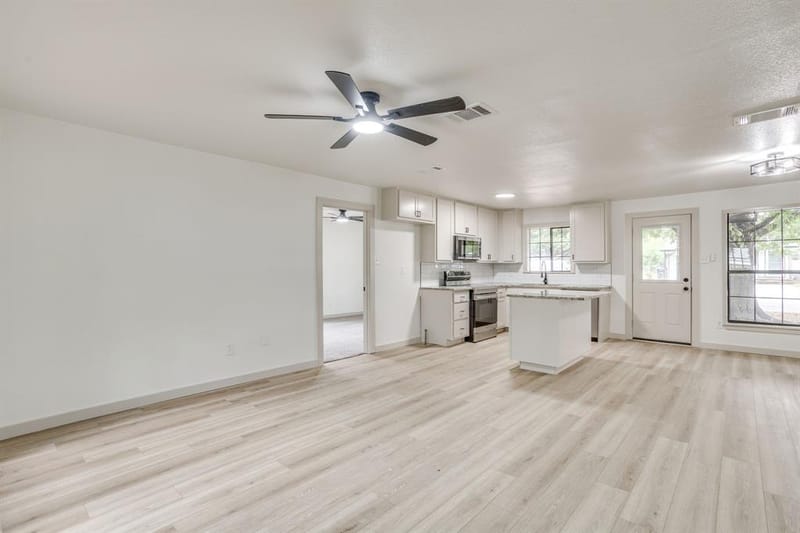703 Odell Street, Cleburne TX 76033 - Photo 8