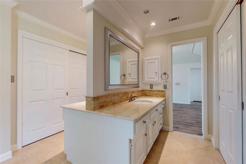 2251 Woodcreek Street, Carrollton TX 75006 - Photo 27