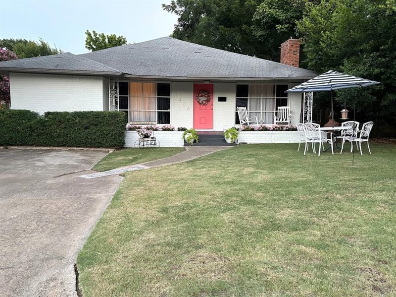 1406 Eastus Drive, Dallas TX 75208