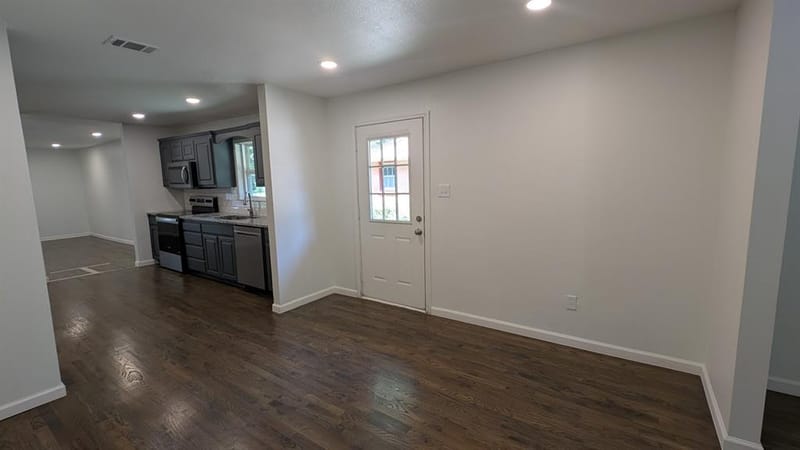 1406 Eastus Drive, Dallas TX 75208 - Photo 10