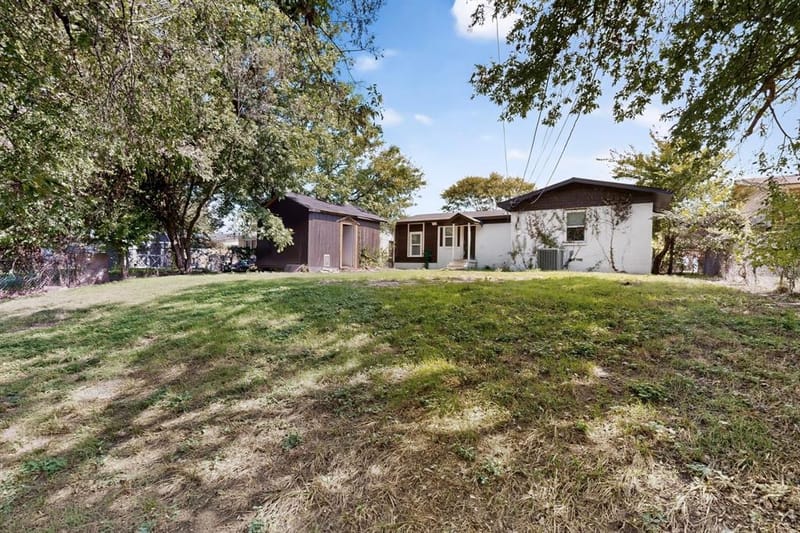 3831 Vanette Lane, Dallas TX 75216 - Photo 31