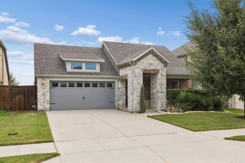 5549 Cypress Willow Bend, Fort Worth TX 76126 - Photo 2