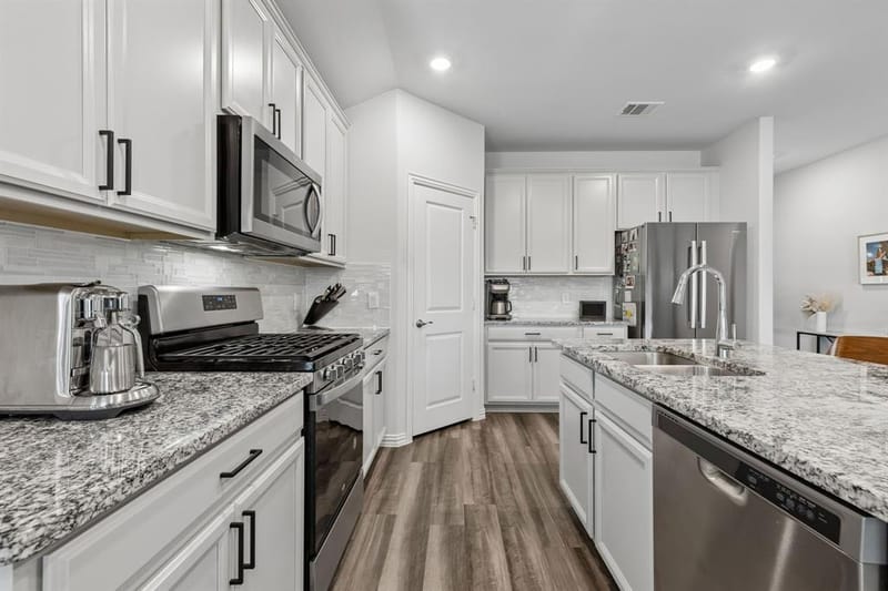 5549 Cypress Willow Bend, Fort Worth TX 76126 - Photo 6