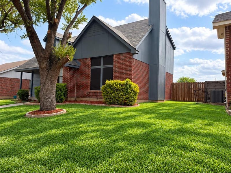 4028 O B Crowe Drive, Dallas TX 75227 - Photo 2