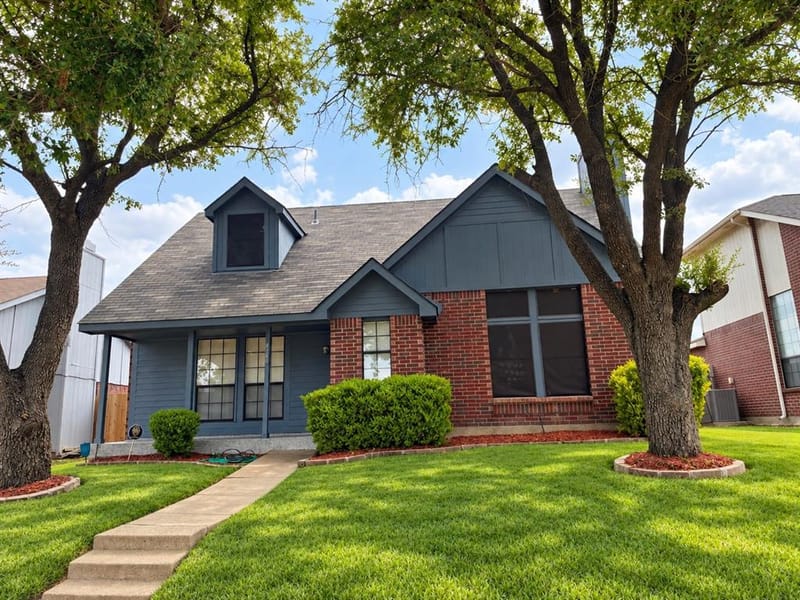 4028 O B Crowe Drive, Dallas TX 75227