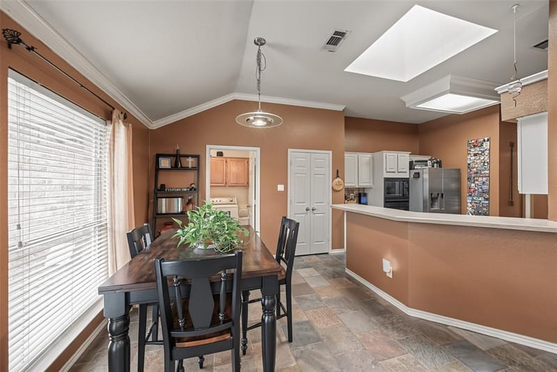 2722 Kingswood Boulevard, Grand Prairie TX 75052 - Photo 7