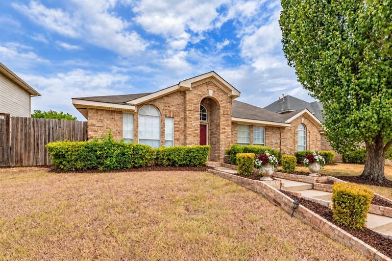 2722 Kingswood Boulevard, Grand Prairie TX 75052