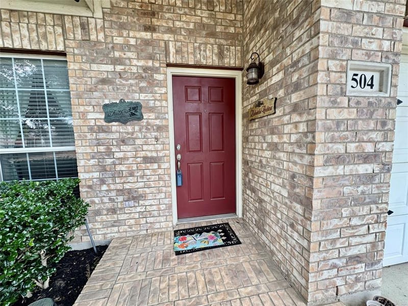 504 Winbridge Lane, Fort Worth TX 76052 - Photo 3