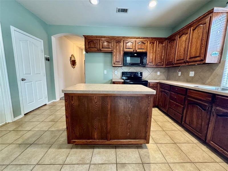 504 Winbridge Lane, Fort Worth TX 76052 - Photo 14