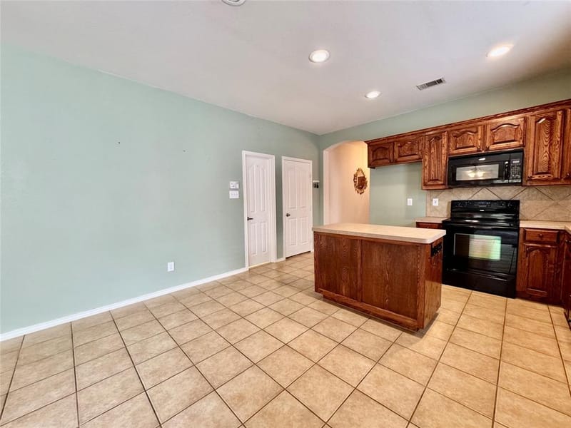 504 Winbridge Lane, Fort Worth TX 76052 - Photo 15