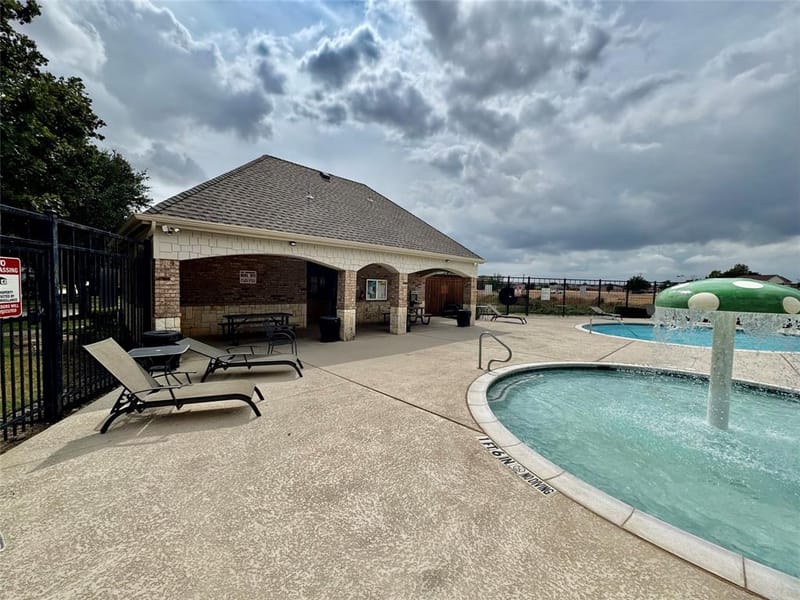 504 Winbridge Lane, Fort Worth TX 76052 - Photo 31