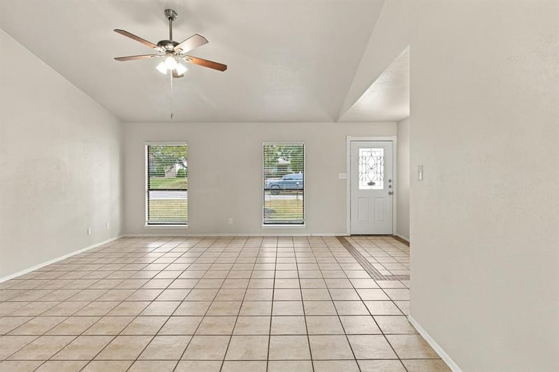 125 Rustic Ridge Drive, Garland TX 75040 - Photo 4