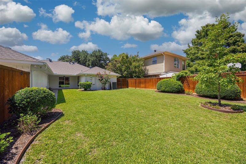 7122 Winedale Drive, Dallas TX 75231 - Photo 35