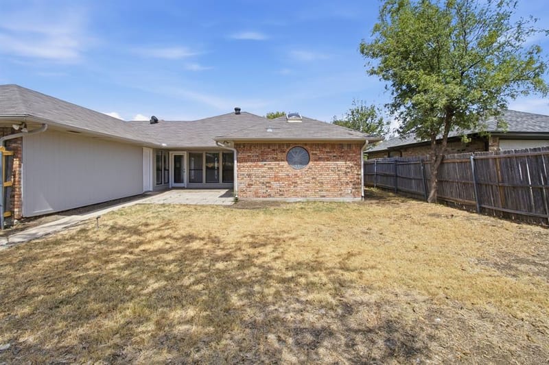 1300 Tierra Calle, Carrollton TX 75006 - Photo 32
