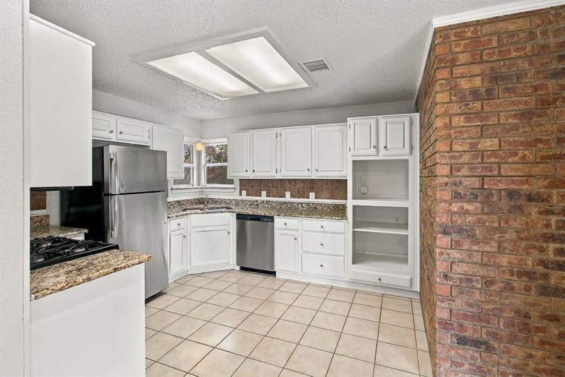 1300 Tierra Calle, Carrollton TX 75006 - Photo 9