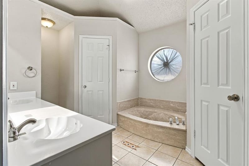 1300 Tierra Calle, Carrollton TX 75006 - Photo 24
