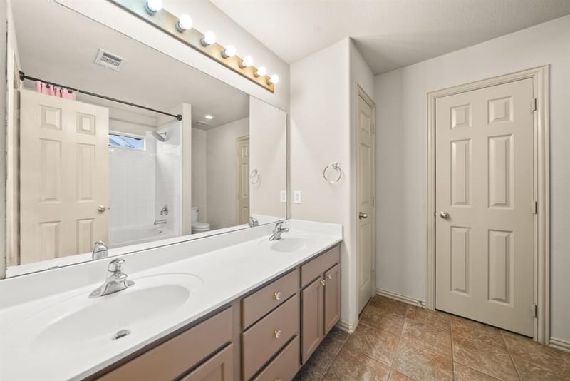 9855 Cedarcrest Drive, Providence Village TX 76227 - Photo 28