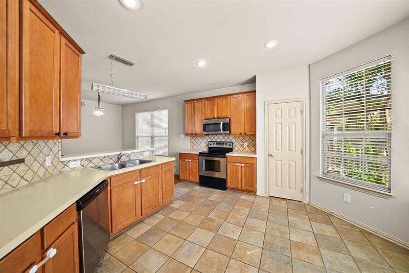 9855 Cedarcrest Drive, Providence Village TX 76227 - Photo 18