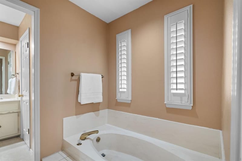 202 Trailview Drive, Woodway TX 76712 - Photo 23
