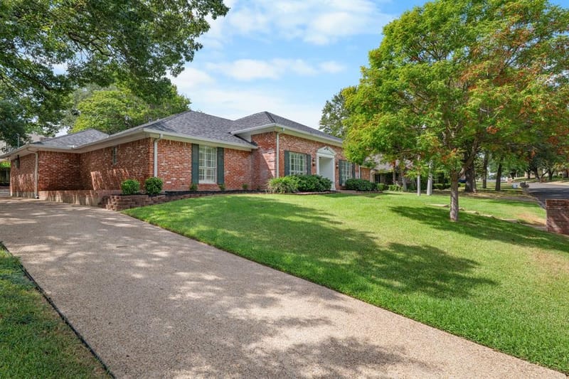 202 Trailview Drive, Woodway TX 76712 - Photo 3