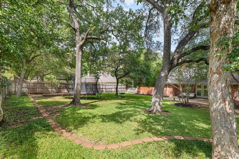 202 Trailview Drive, Woodway TX 76712 - Photo 36