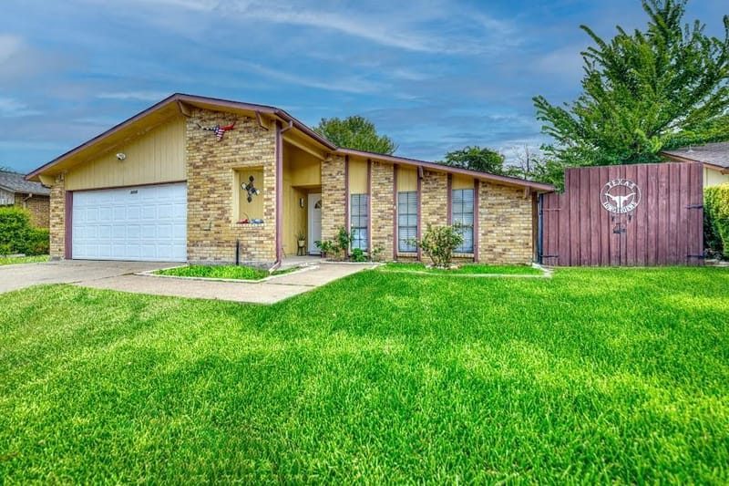 3205 Weather Vane Lane, Dallas TX 75228