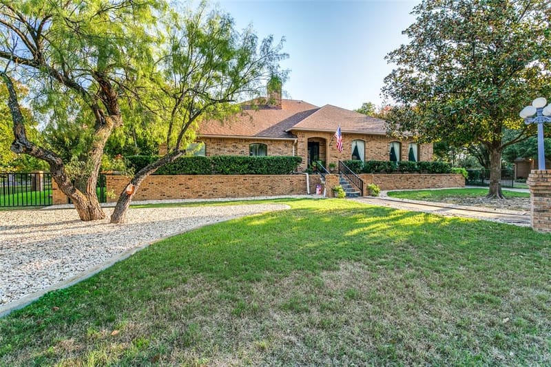 6801 Bellaire Court S, Benbrook TX 76132 - Photo 3