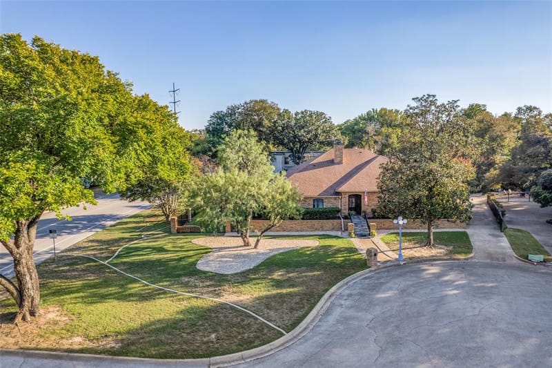 6801 Bellaire Court S, Benbrook TX 76132 - Photo 32