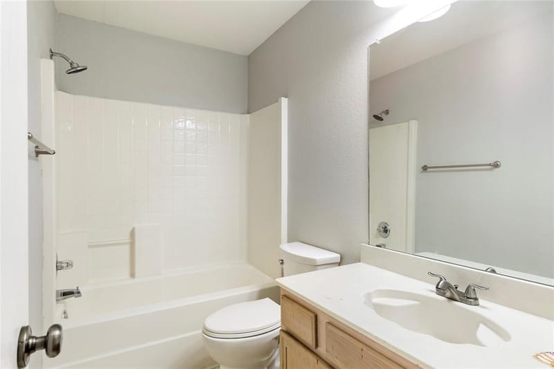 1211 Varacruz Drive, Arlington TX 76010 - Photo 12