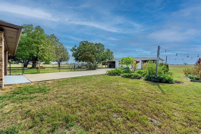 815 W Cook Street, Josephine TX 75173 - Photo 32