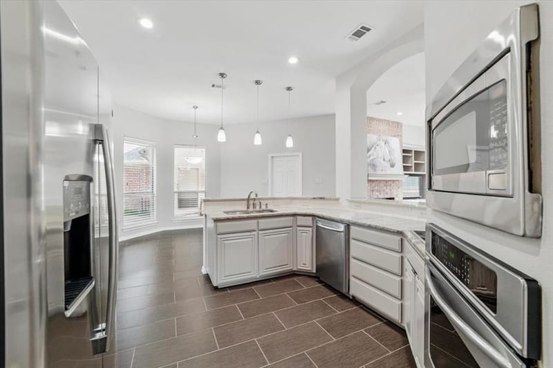 3402 Blue Forest Drive, Arlington TX 76001 - Photo 12