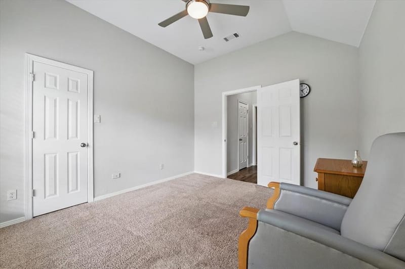 3402 Blue Forest Drive, Arlington TX 76001 - Photo 3