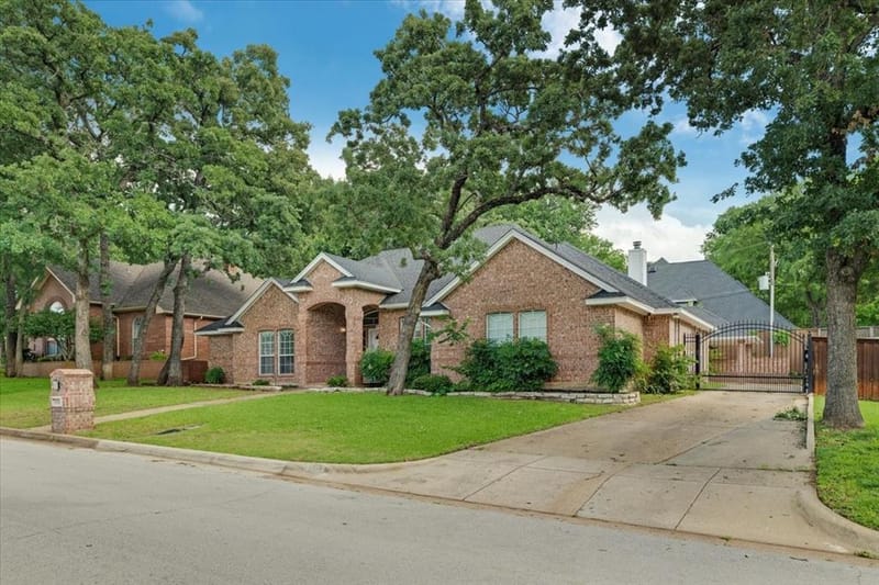 3402 Blue Forest Drive, Arlington TX 76001