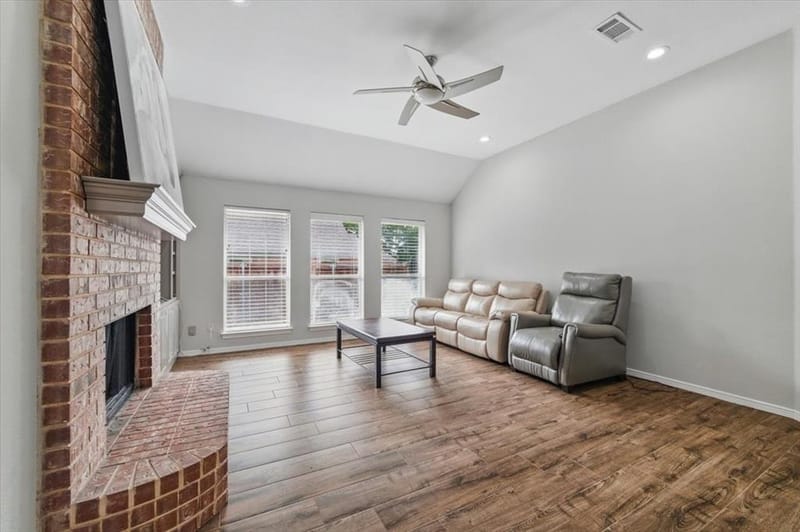 3402 Blue Forest Drive, Arlington TX 76001 - Photo 5