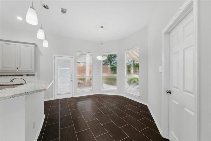 3402 Blue Forest Drive, Arlington TX 76001 - Photo 8